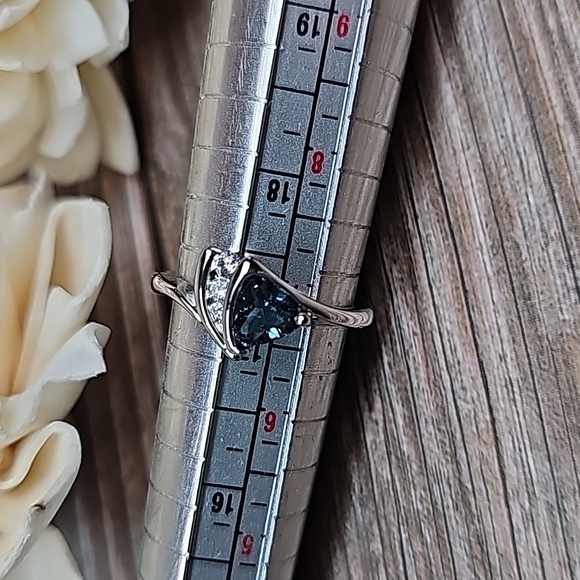 NEW BLUE AND WHITE ZIRCON SILVER FASHION RING - Picture 10 of 10